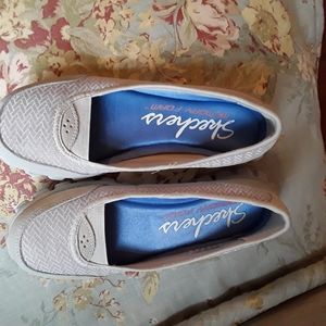 NWOB Beige Skechers Slip Ons